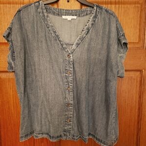 Adorable soft denim top.